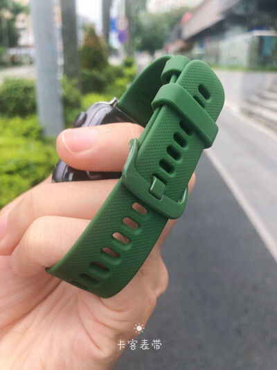 戴一戴绿色iwatch ，让applewatch更好看的表带