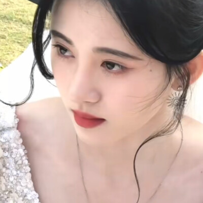 拿图点赞收藏 大量收专 注明江郁
鞠婧祎可二改