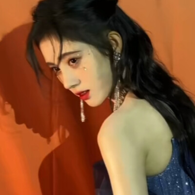 鞠婧祎可二改
拿图点赞收藏 大量收专 注明江郁