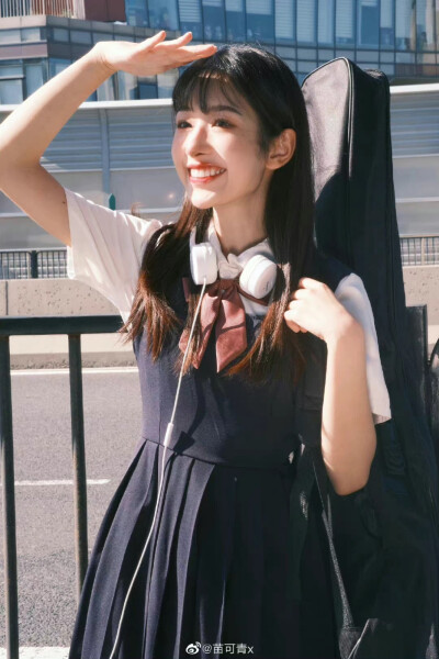 为你翘课的那天
出镜：@苗可青x
摄影：@酒井小乔 ​