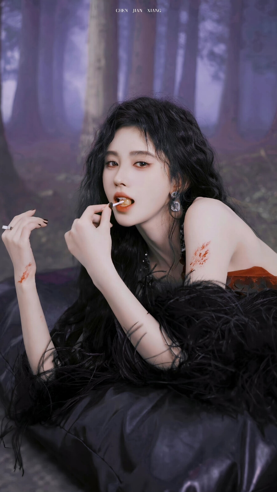 · 鞠婧祎 · 比夜色迷人
cr@尘间巷