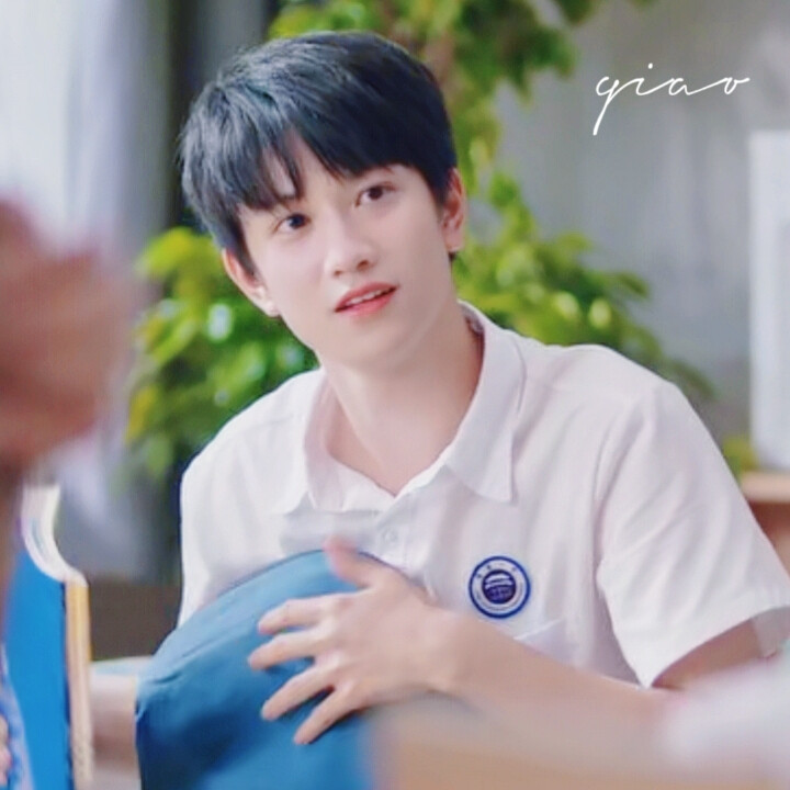 “那咱俩算青梅竹马吧”
“也不算”
敖子逸/追着彩虹的我们