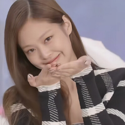 Jennie 金智妮可二改
拿图点赞收藏 大量收专 注明江郁