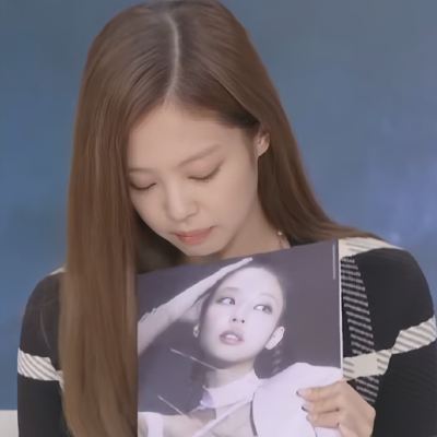 Jennie BLACKPINK 金智妮 可二改
拿图点赞收藏 大量收专 注明江郁