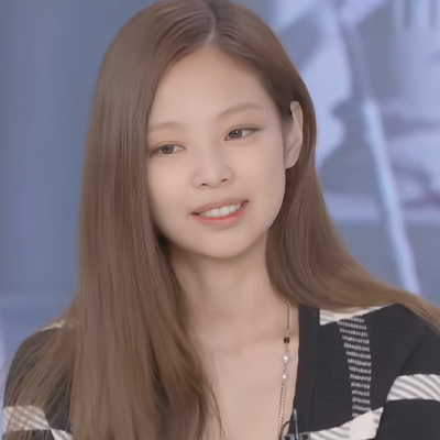 Jennie BLACKPINK 金智妮 可二改
拿图点赞收藏 大量收专 注明江郁