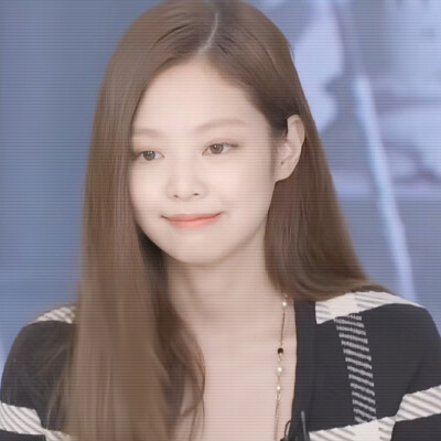  金智妮
제니(JENNIE);김제니