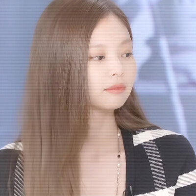  金智妮
제니(JENNIE);김제니