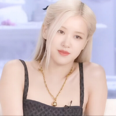 Rosé 朴彩英
* 영원히 진실하고 영원히 뜨겁다.