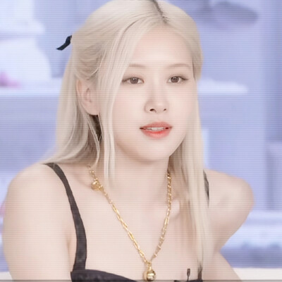 Rosé 朴彩英
* 영원히 진실하고 영원히 뜨겁다.