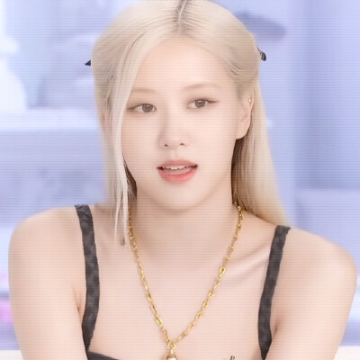 Rosé 朴彩英
* 영원히 진실하고 영원히 뜨겁다.