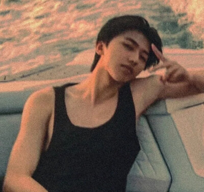 蔡徐坤~
这边并不接受xhz
ikun速速集合la