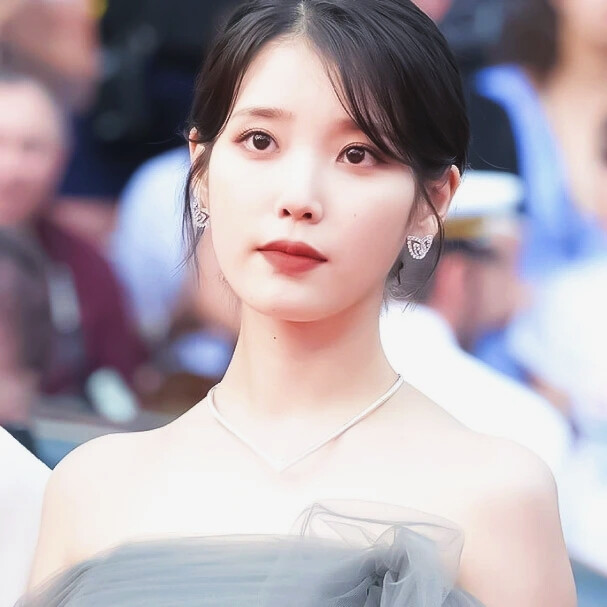 IU