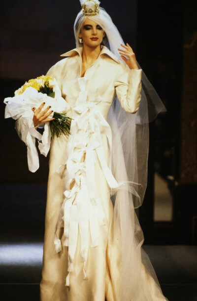 Vivienne Westwood Spring 1996年
Honor Fraser