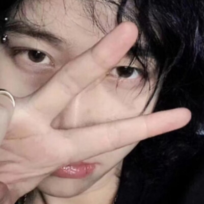 男头|办不到的承诺都变成枷锁。
侵权删。
