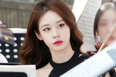 朴智妍 jiyeon
©logo 侵权删.