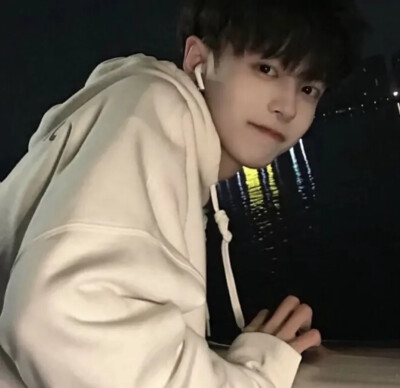 男头|你是我寡淡无味的青春里最最最最特别的存在。
侵权删。