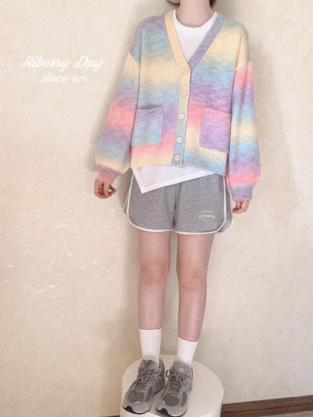 *彩虹渐变色 V领 宽松 针织开衫毛衣 K