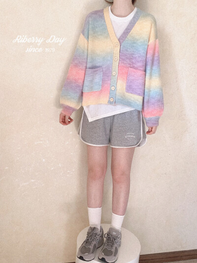 *彩虹渐变色 V领 宽松 针织开衫毛衣 K