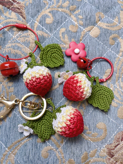 蕾丝渐变仿真奶油草莓