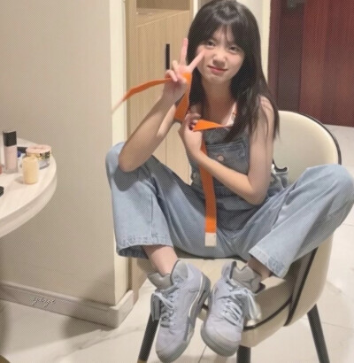 kᜊ(꒪ˊ꒳ˋ꒪)ᜊ k