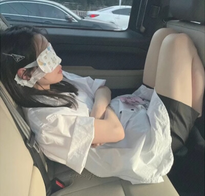 kᜊ(꒪ˊ꒳ˋ꒪)ᜊ k