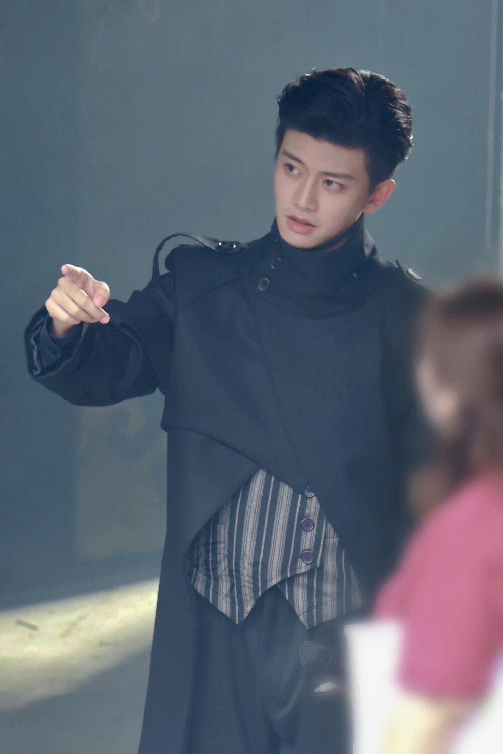 任嘉伦《请君》饰演陆炎