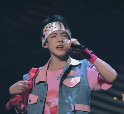 也可以酷酷的可爱