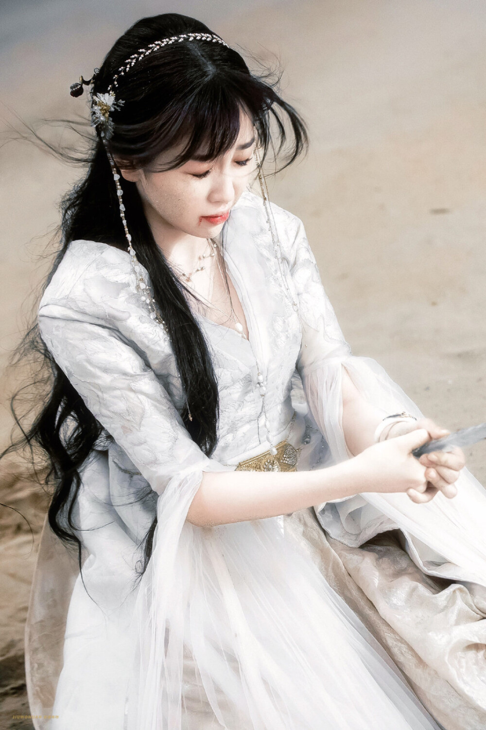 苍兰诀壁纸→小兰花 cr:酒窝暖