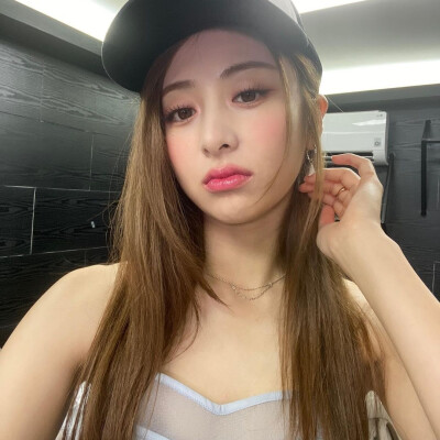 朴秀荣
虞书欣
许允真