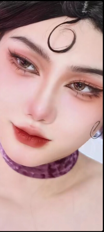 狐狸眼美女～（美哭了）