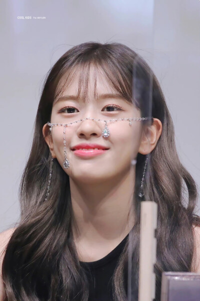 YUJIN 安宥真
©Coolkids 禁二改禁商用