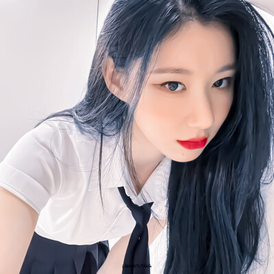 李彩领 // ⁽⁽ଘ( ˊᵕˋ )ଓ⁾⁾