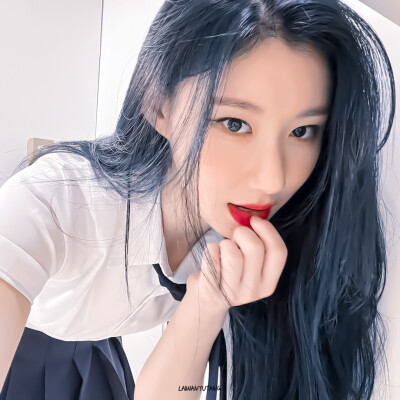 李彩领 // ⁽⁽ଘ( ˊᵕˋ )ଓ⁾⁾