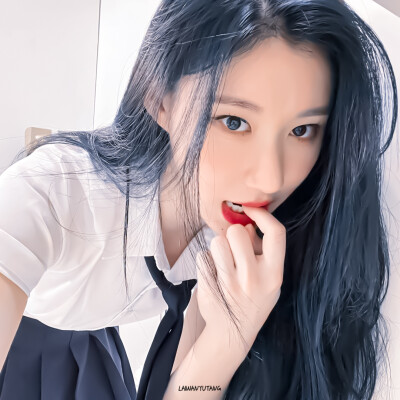 李彩领 // ⁽⁽ଘ( ˊᵕˋ )ଓ⁾⁾