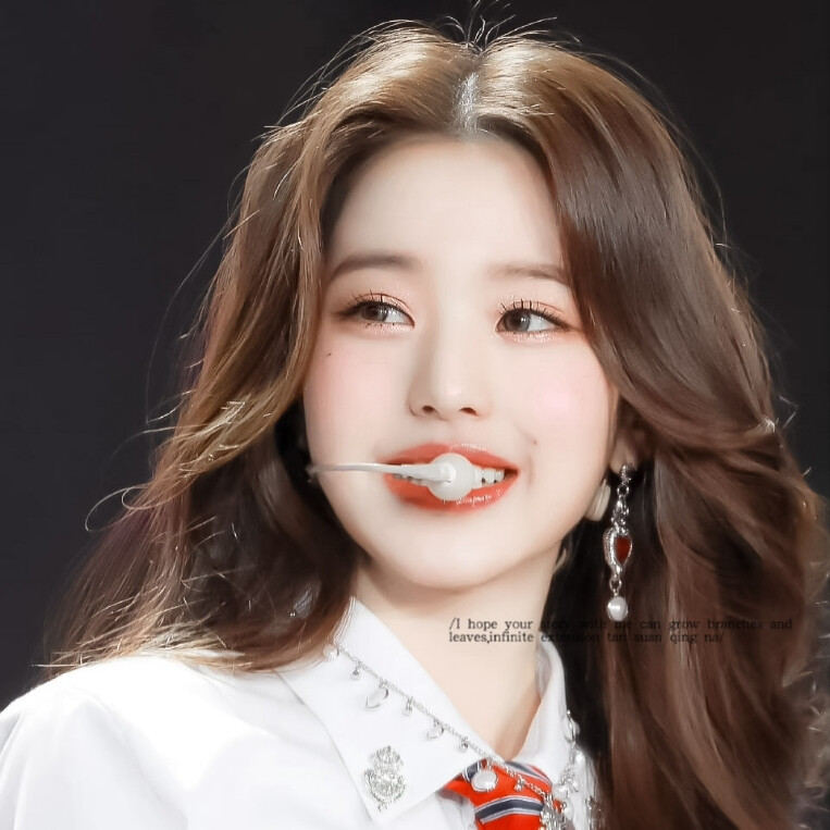 ▷Athena‖张元英
©WaxingMoon_won