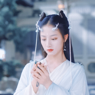 朱丽岚｜朝澜
cr:浮华逝之