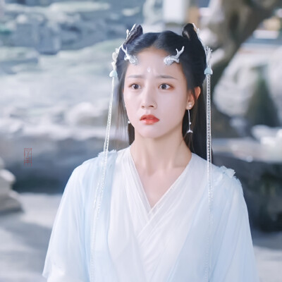 朱丽岚｜朝澜
cr:浮华逝之