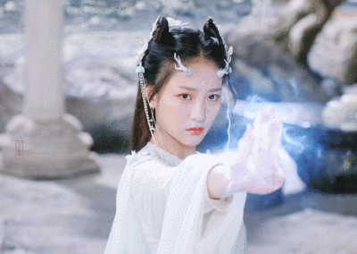朱丽岚｜朝澜
cr:浮华逝之