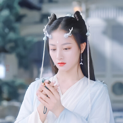 朱丽岚｜朝澜
cr:浮华逝之