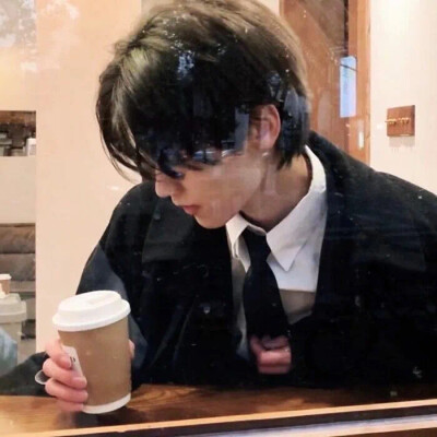 男生头像 真人
——洛非玉