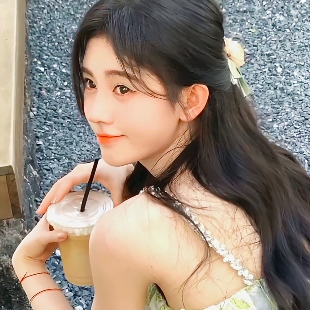 鞠婧祎
原截早就偏航了