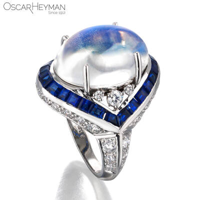 Oscar Heyman 白金戒指 月光石 蓝宝石 钻石 13.24ct Moonstone, Sapphire & Diamond Ring $80K