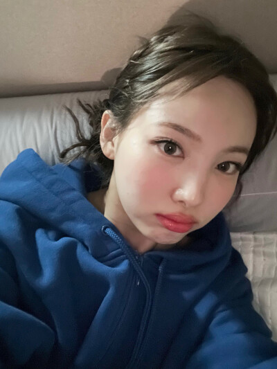 nayeon bubble