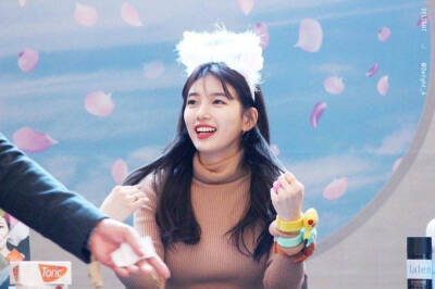 裴秀智 SUZY
©logo 侵权删.