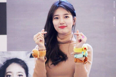 裴秀智 SUZY
©logo 侵权删.