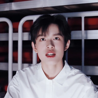 “你为什么叫格里芬”
张极