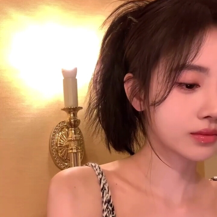鞠婧祎可二改，自截，简介