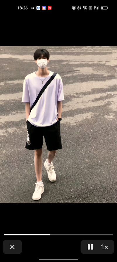 心动男嘉宾，戴口罩