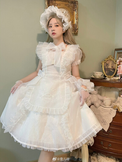 halo Lolita家的小天使系列可可爱爱的，整体是简约又甜美的设计，日常穿也毫无压力

