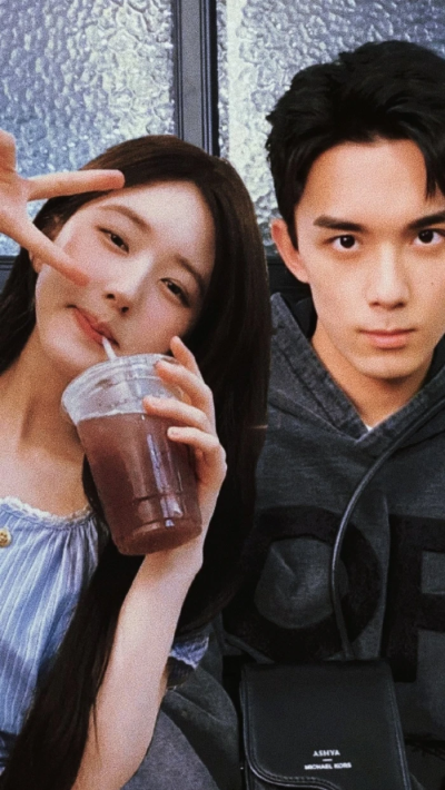 吴路可逃 情侣头像